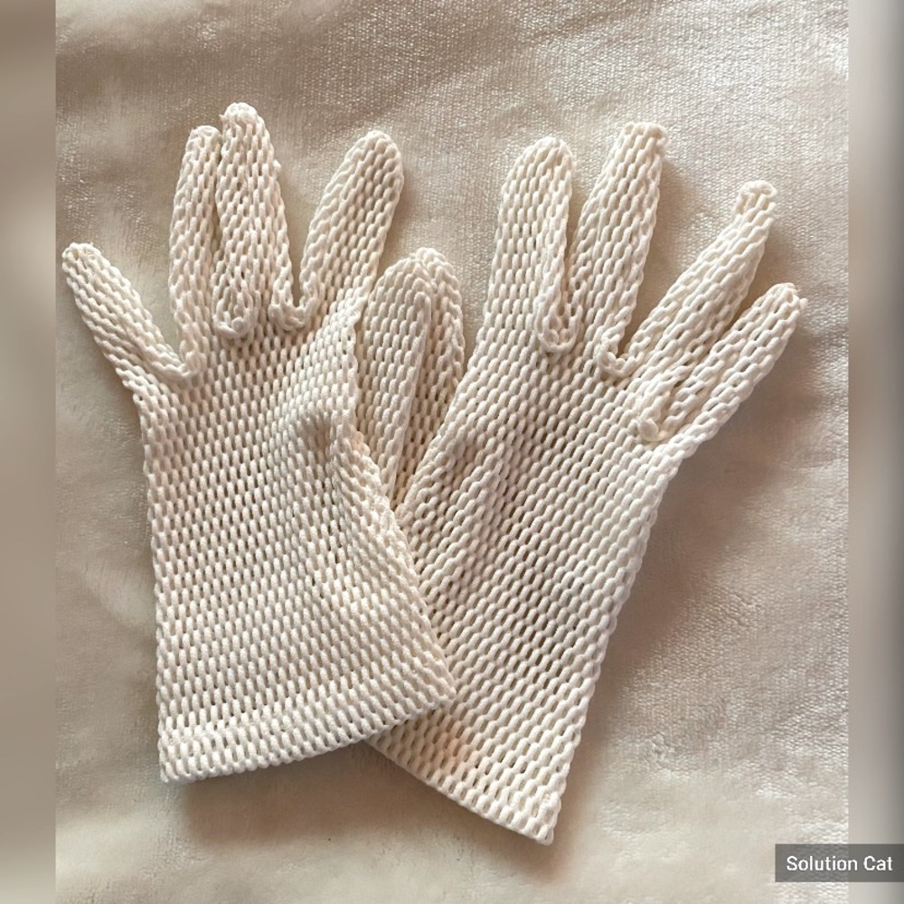 White mesh gloves